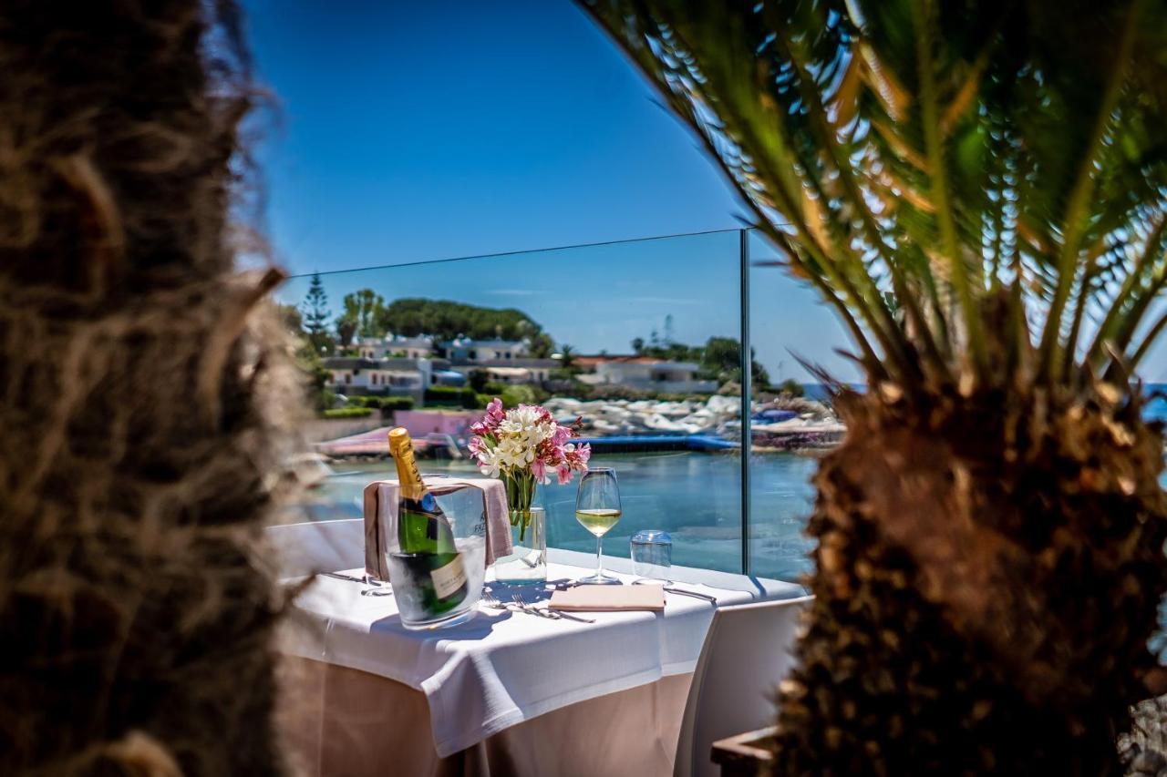 Hotel White Bay 4*