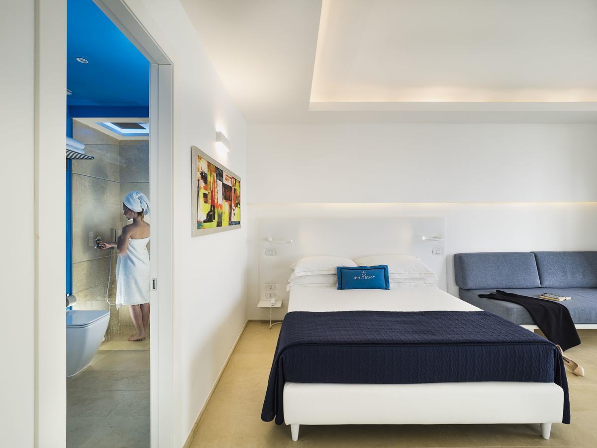 Hotel White Bay 4*