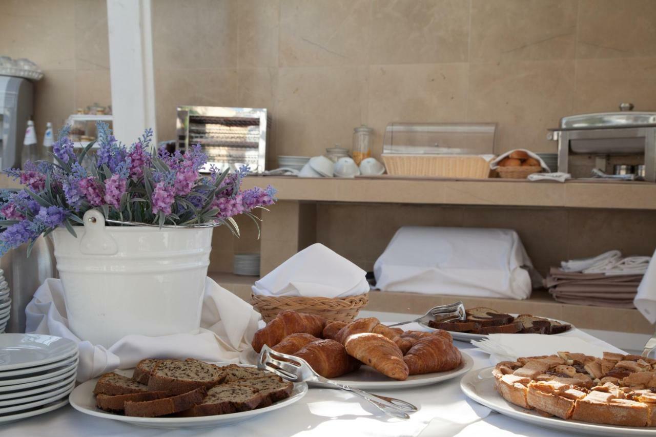 Hotel White Bay 4*