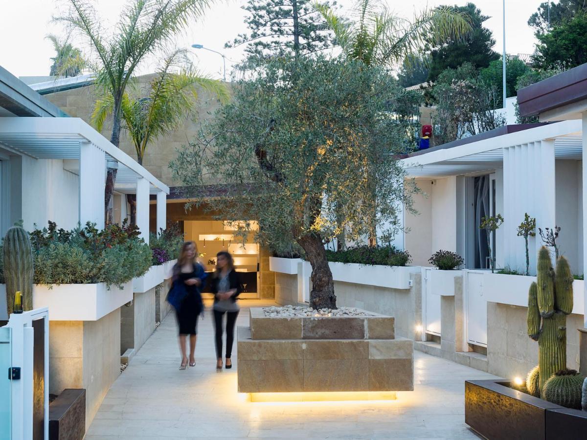 White Bay Hotel